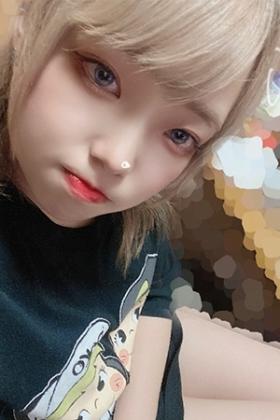 深月愛乃