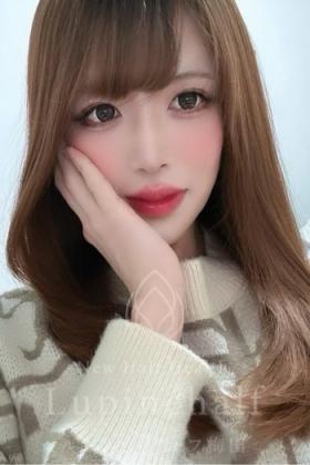 夢咲ひな